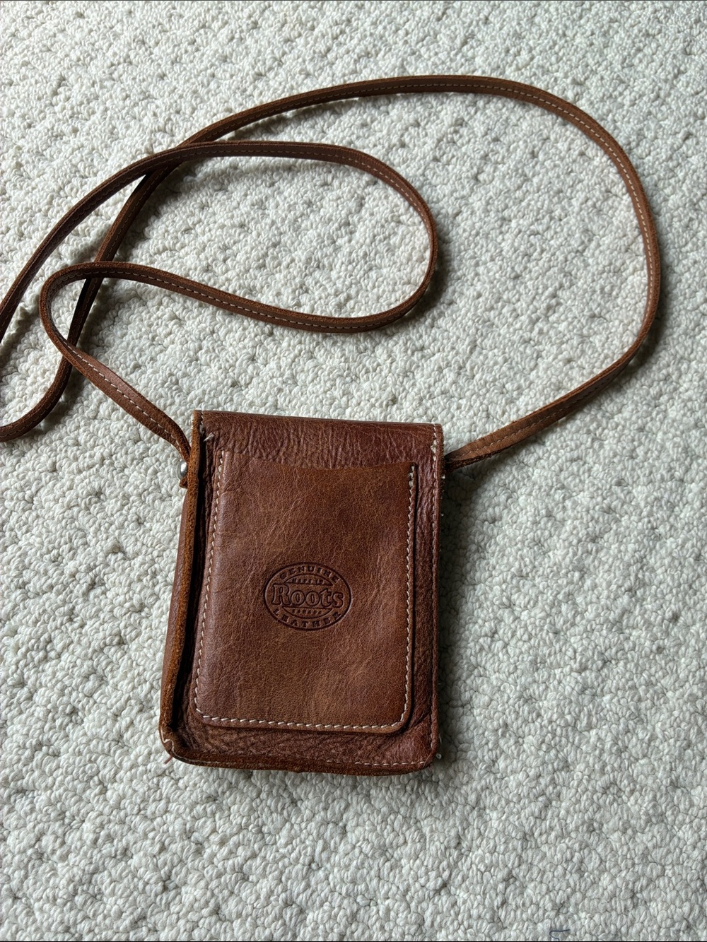 Roots Genuine Brown Tribe Leather Small Crossbody Bag Purse Made in Canada 🇨🇦 - Picture 4 of 9